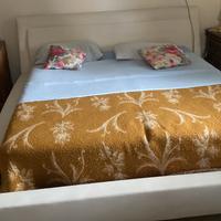Letto ecopelle bianco king