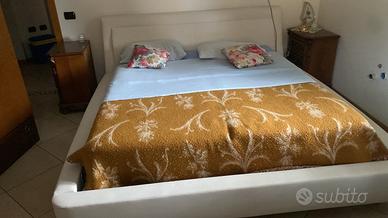 Letto ecopelle bianco king