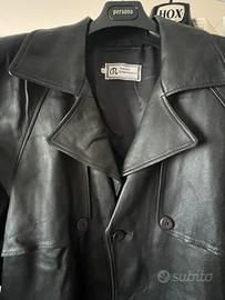 Trench pelle nera.