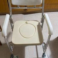 Sedia a rotelle con comoda