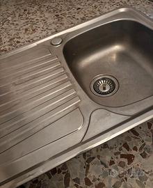 lavello usato per cucina in acciaio