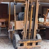 Lotto muletti TCM 15q benzina + OM E8N 8q batteria