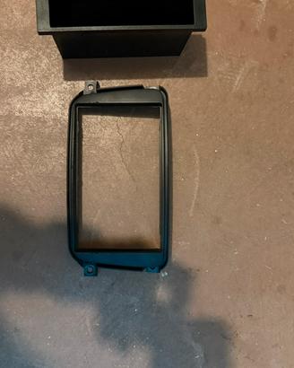 Cornice autoradio con portaggetti smart 451