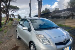 Yaris Toyota 1300 6 marce perfetta
