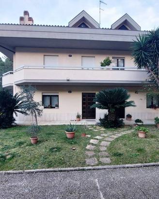 Villa bifamiliare vista mare