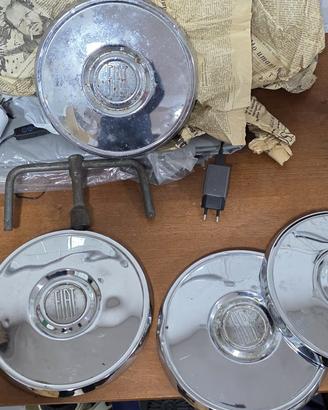 Fiat 850 / 600 o Fiat d'epoca borchie copricerchio