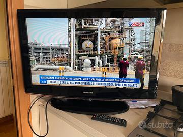 SAMSUNG 32 POLLICI LCD HD