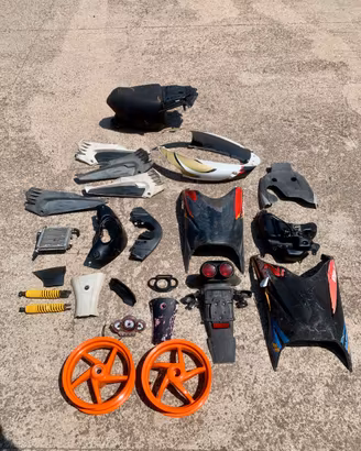 Pezzi / carene Scooter Aprilia Sr Ditech