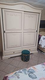 Armadio decorata a mano