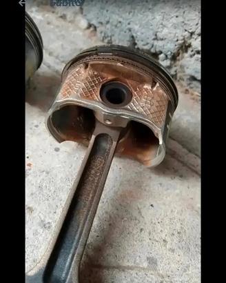 Pistoni cilindri motore Ford Cmax 