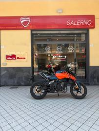 Ktm 125 Duke arancione anno 2025