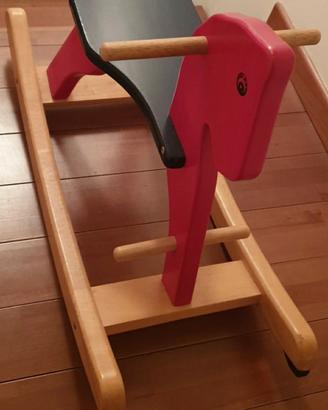 Cavallo a dondolo vintage per bambini 
