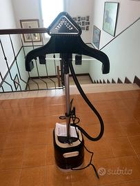 Stiratrice verticale a vapore