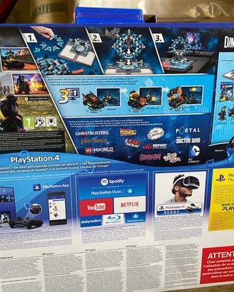 ps4 con giochi e due controller