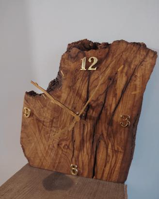 orologio in ulivo 