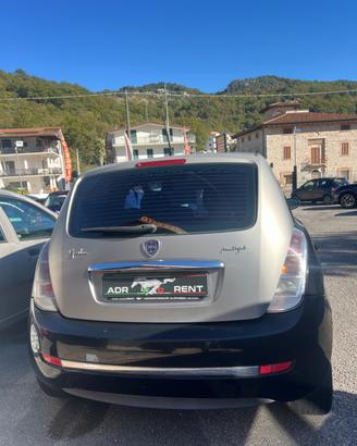 Lancia Ypsilon 1.3 MJT 75 CV Argento