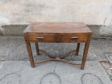 scrivania vintage con cassetti