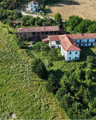 Rustico-Casale a Sale delle Langhe