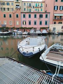 Barca all'ormeggio