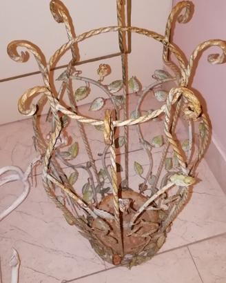 Arredi antichi: attaccapanni e portaombrelli