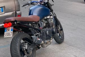 Motocicletta Customizzata ZR7 750 K