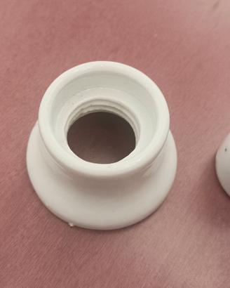 Materiale elettrico antico in ceramica bianca