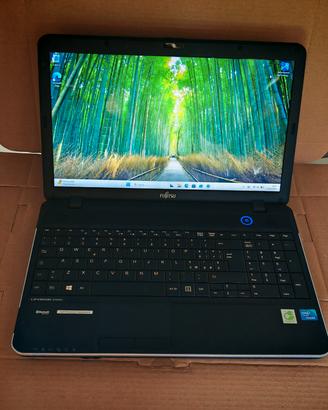 Portatile veloce ssd 250gb ram 8gb windows 11