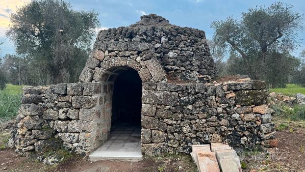 Terreno con trullo contrada mondegine