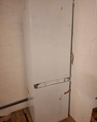 FRIGO E FREEZER A INCASSO COME NUOVO ! USATO 1ANNO