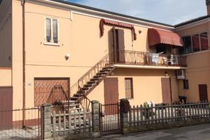 Voghiera - Casa in bifamiliare, scoperto e garage