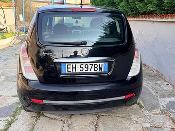 Lancia y neopatentati 