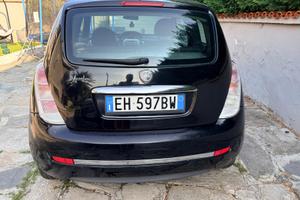 Lancia y neopatentati 