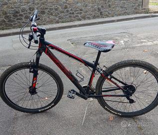Mountainbike rossa
