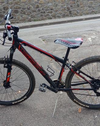 Mountainbike rossa