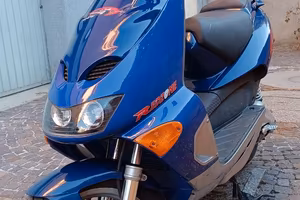 Scooter Aprilia SR 50 www