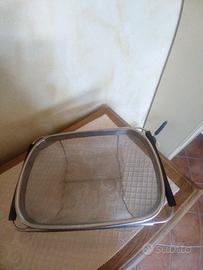 Cestello per lavello della cucina.