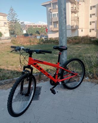 Bicicletta MTB marca ITEK