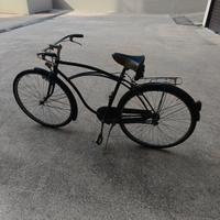 bicicletta con telaio cruiser 