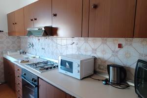 Affittiamo appartamento in casa singola