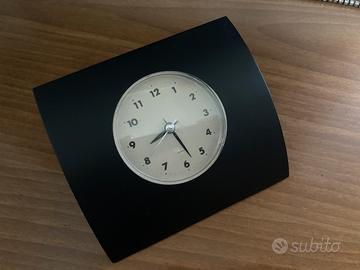 Orologio con calcolatrice integrata