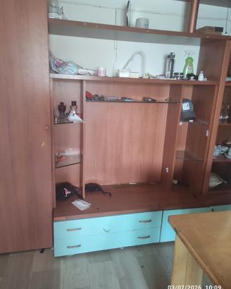 mobili  divano e parete atrezzata
