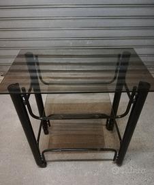 Mobile in vetro con ruote