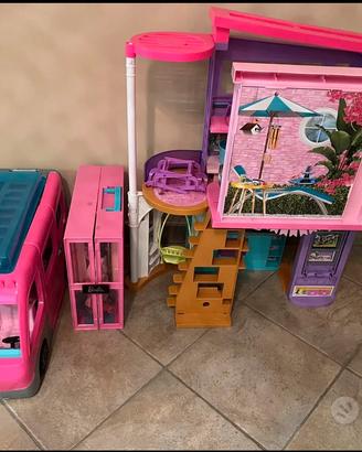 Camper , casa e armadio di Barbie