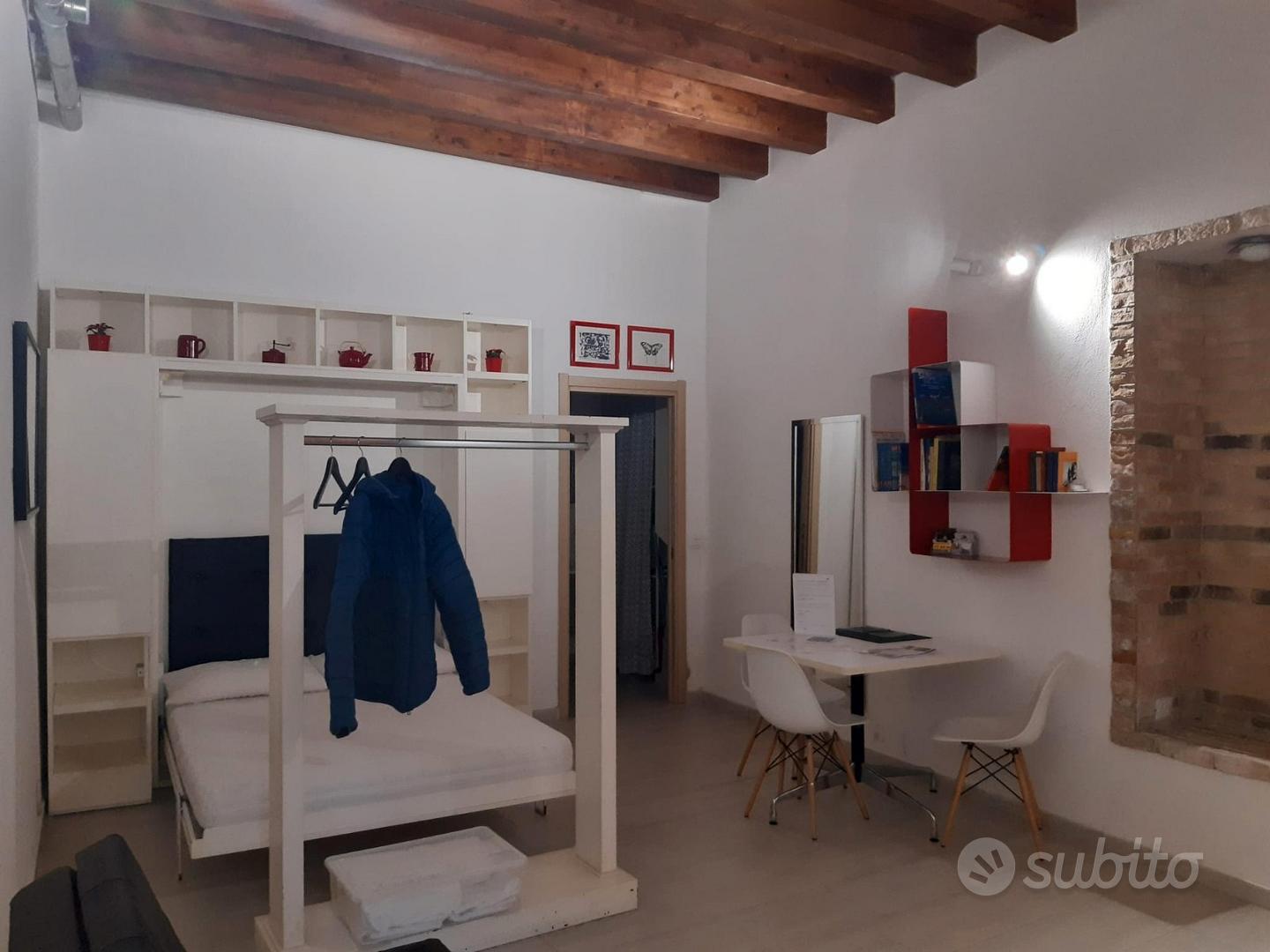 Monolocale arredato in centro Cagliari Loft, mansarde e altro In