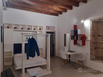 Monolocale arredato in centro Cagliari