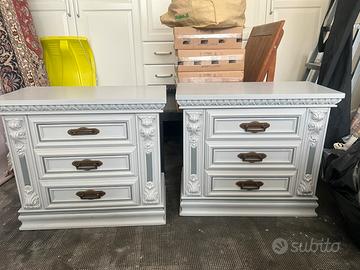 Coppia di comodini vintage laccati