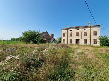 CASA DI CORTE A BORGO VIRGILIO