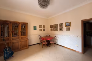 Appartamento 4 vani + accessori, posto auto a rota