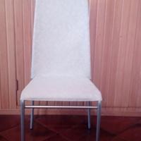 Tavolo bianco e 4 sedie