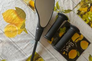 manopole e specchietto